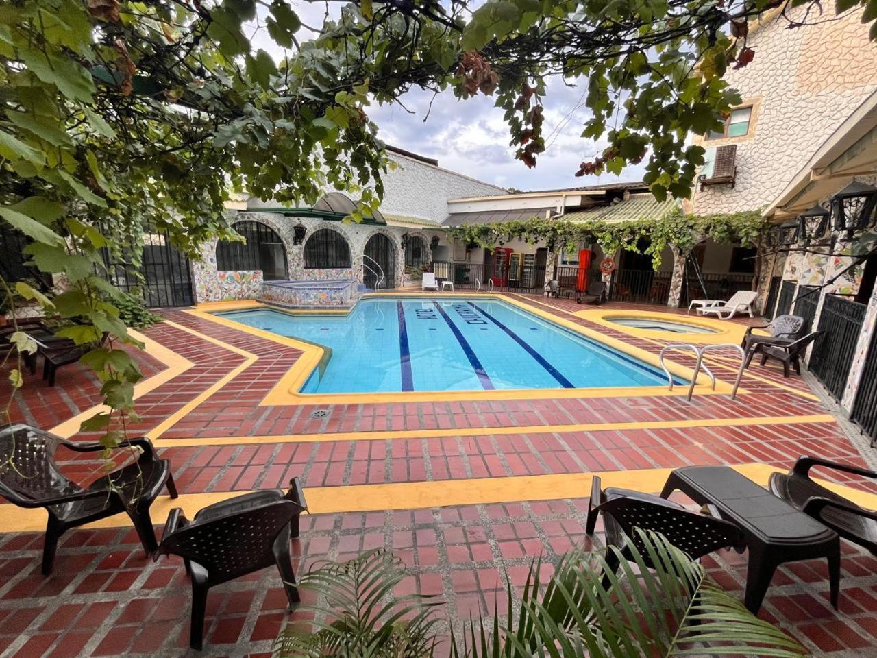 Hotel Chucarima Cúcuta Exteriör bild